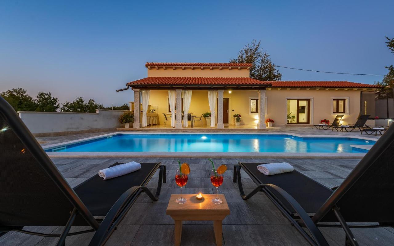 Villa Desapemani Zminj Экстерьер фото
